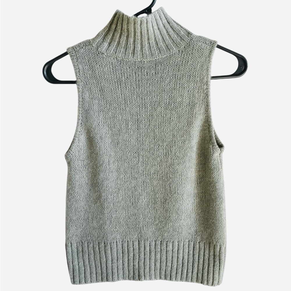 Zara Women’s Green Sleeveless Turtleneck Sweater - Small